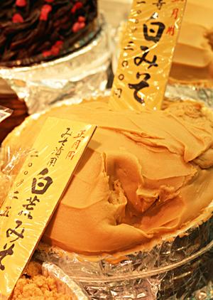 2026年最新版 食用金箔の効果と安全性を徹底解説！選び方から美味しい食べ方まで総まとめ