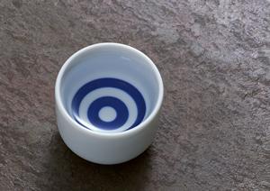 秋葉原の新鮮な海の幸を堪能できる磯丸水産：活貝と磯丸焼きの魅力的な居酒屋体験